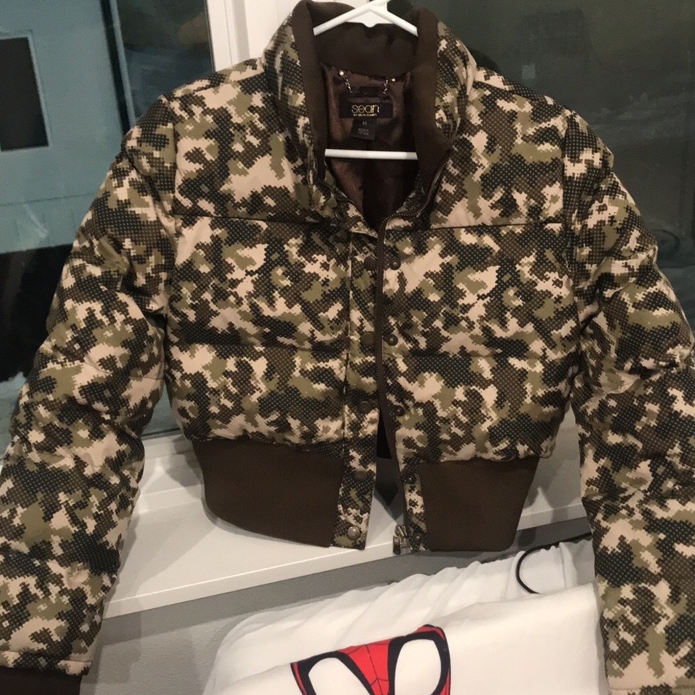Sean by Sean Combs - Womens Crop puffer jacket - medium - very warm for winter